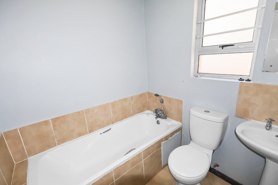 To Let 2 Bedroom Property for Rent in Beacon Bay Eastern Cape